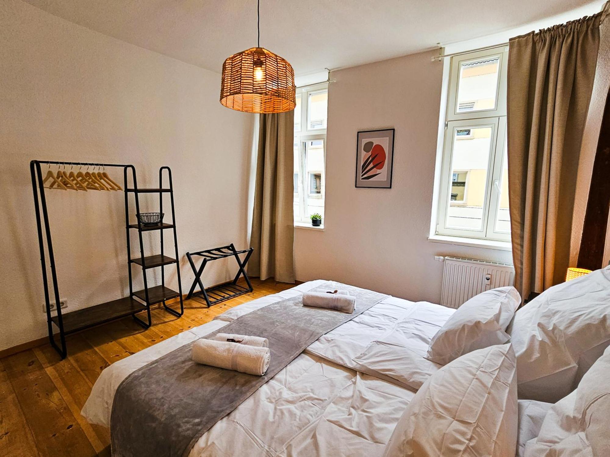 Micasa Rooms - Altstadt Zentral - Zwischen Anger Und Kraemerbruecke - Wlan - Familienfreundlich Erfurt Esterno foto